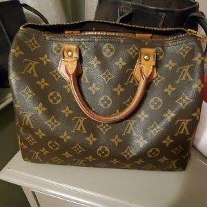 Louis Vuitton Speedy 30